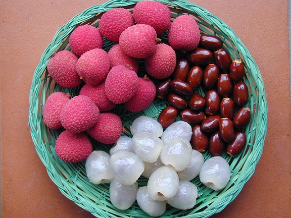 brewster_lychee_fruit1.jpg